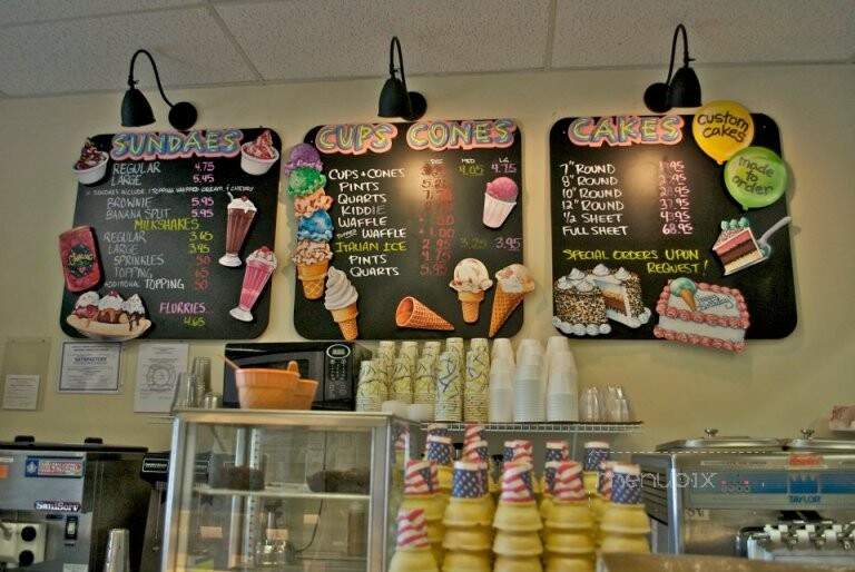 Sundae's Ice Cream Parlor - Montville, NJ