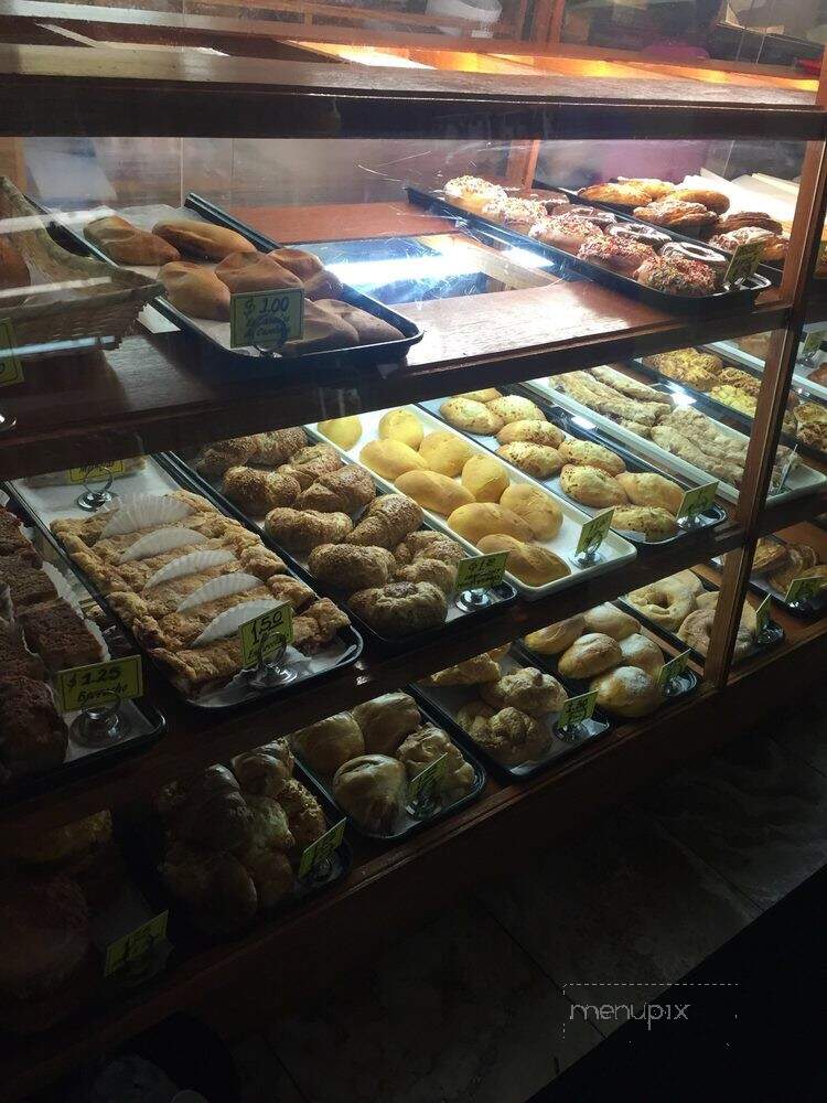 Las Delicias Bakery - Elizabeth, NJ