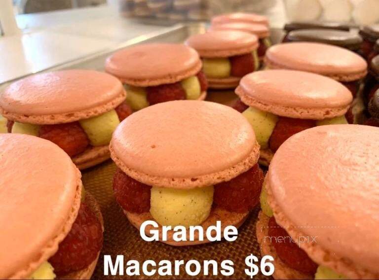 La Mademoiselle Macaron - Mullica Hill, NJ